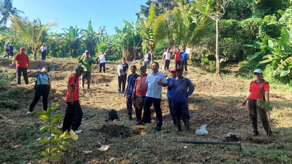 Gerakan Penanaman Pohon Serentak Di Seluruh Indonesia Darmasaba Badung