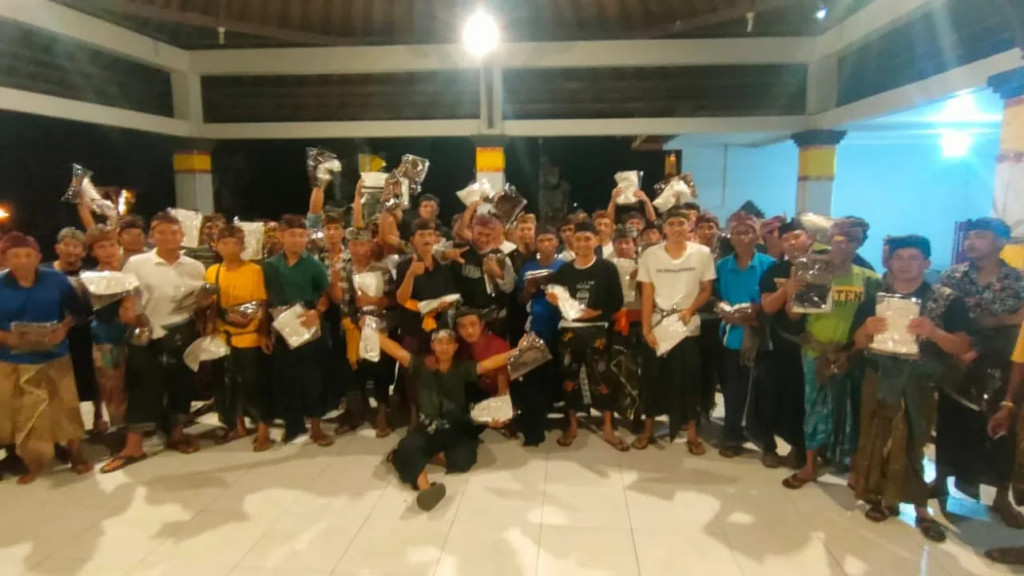 PELATIHAN SEKAA GONG DWI PRAWERTI BANJAR TENGAH